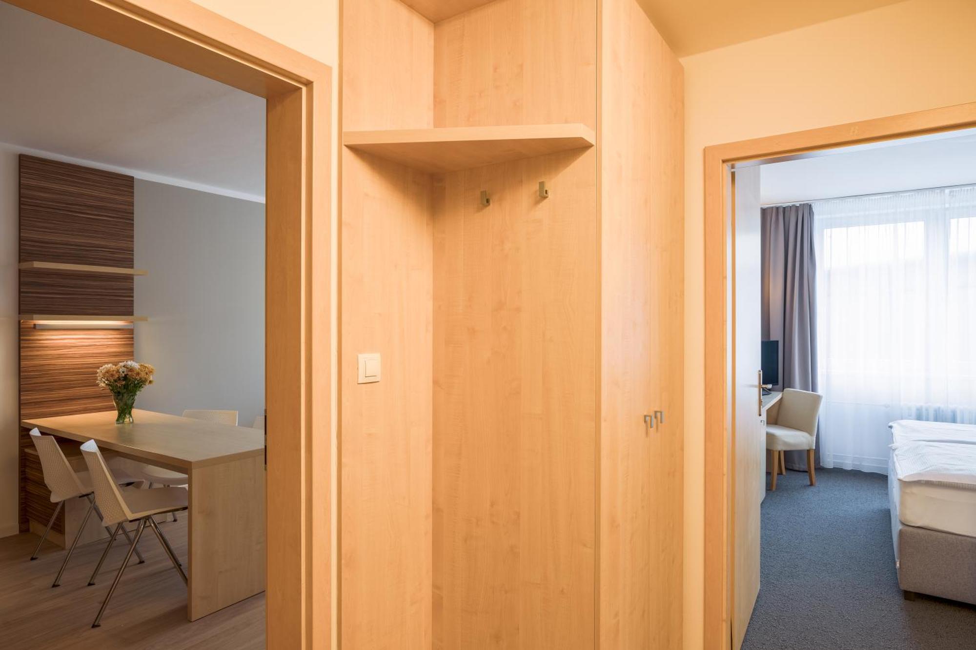 Vista Hotel 4*